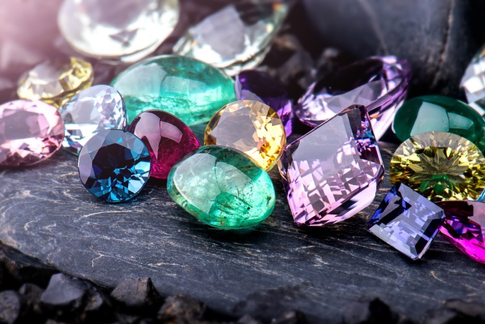 Как да ползваме скъпоценни и полускъпоценни камъни според Ведическата астрология Част l